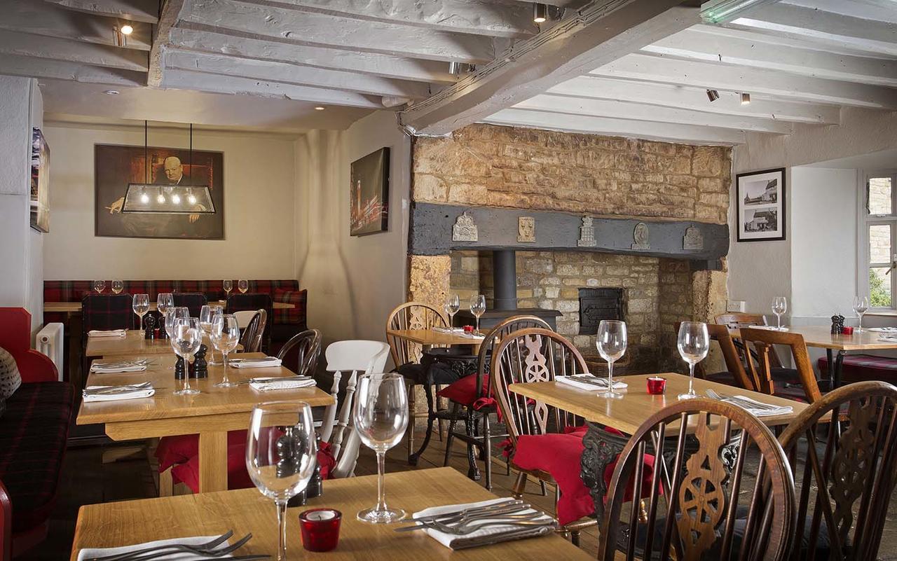 The Churchill Arms Panzió Chipping Campden Kültér fotó